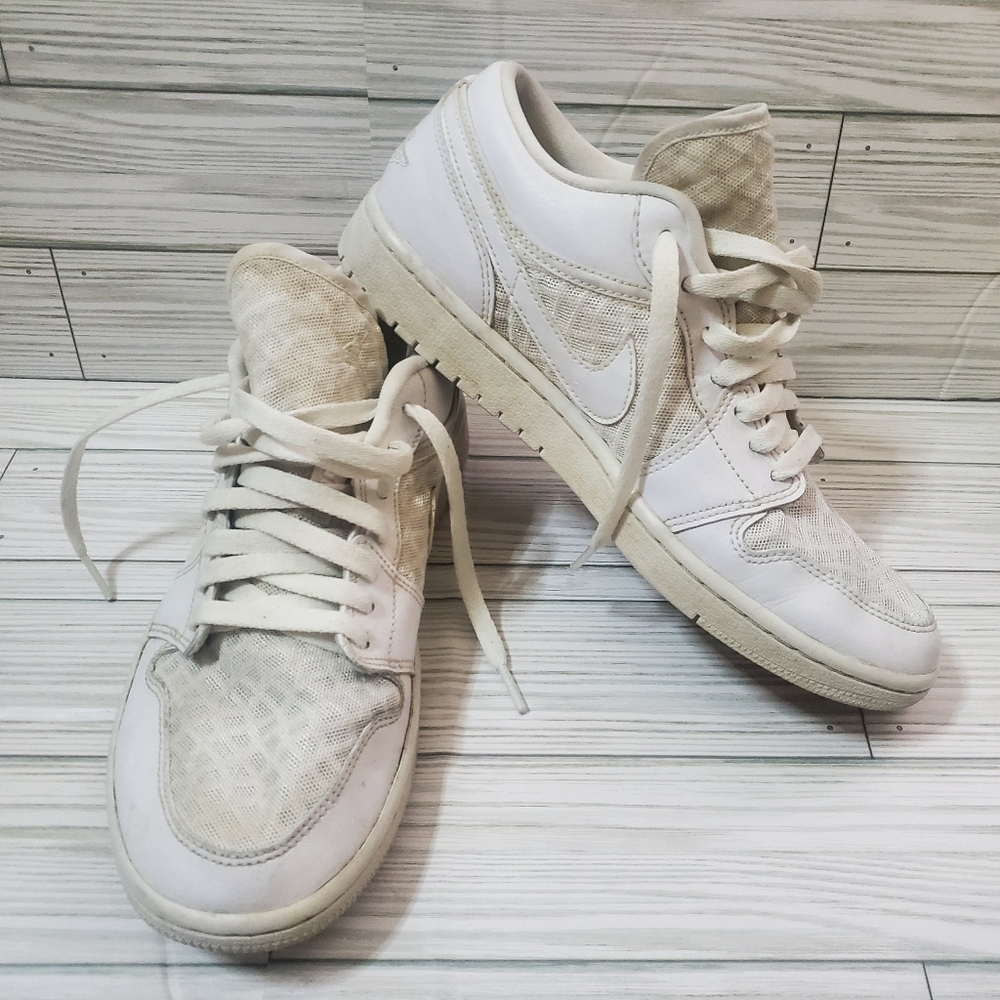 Air Jordan 1 Low Breathe Triple White Lace Nike Womens Shoes Size 9    Good cond
